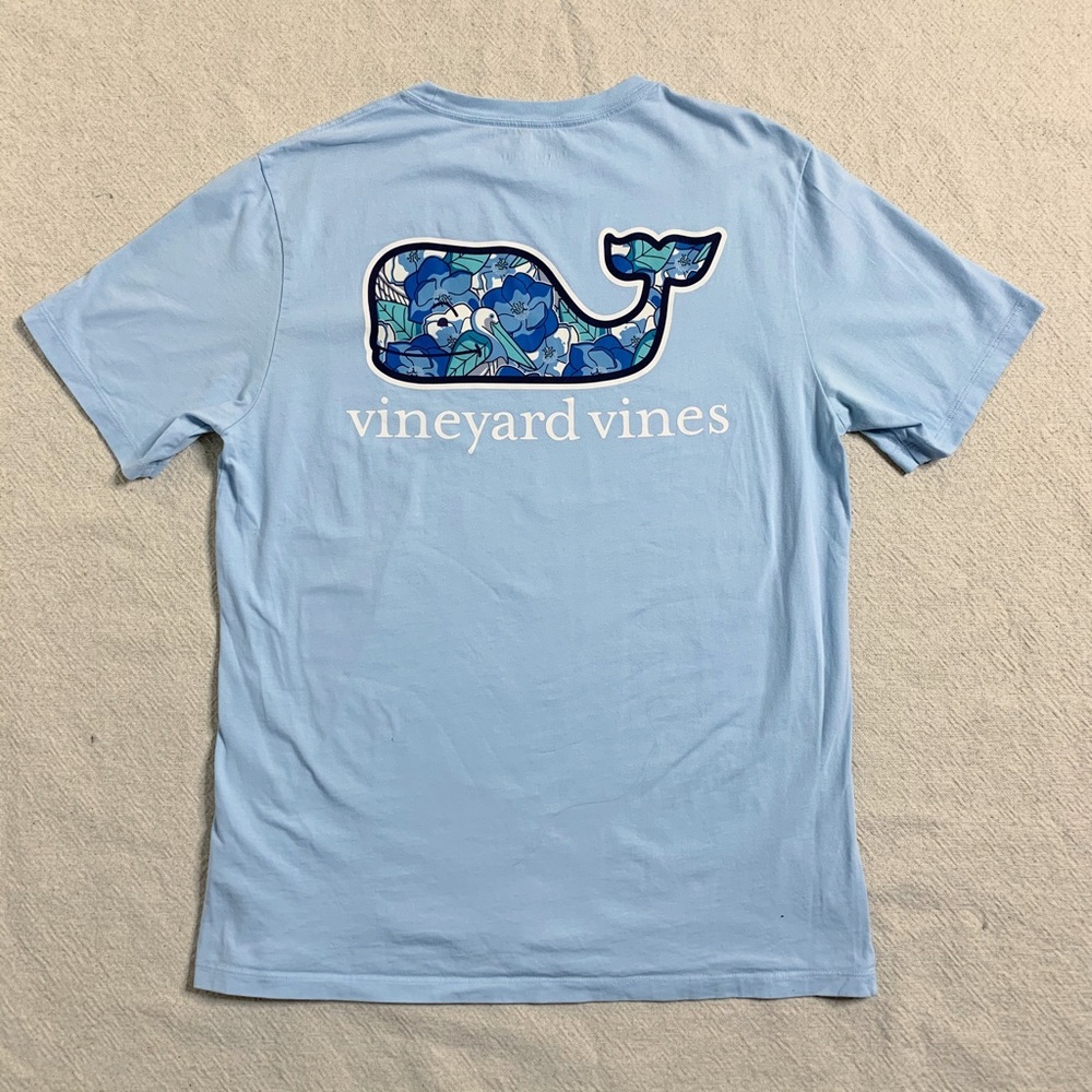 Vineyard Vines Blue Floral Whale Logo Tshirt Tee M